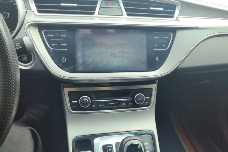 Used Geely Auto Emgrand GL 2018 1.4T DCT Elite Smart Connectivity Version Audio And AC Panel
