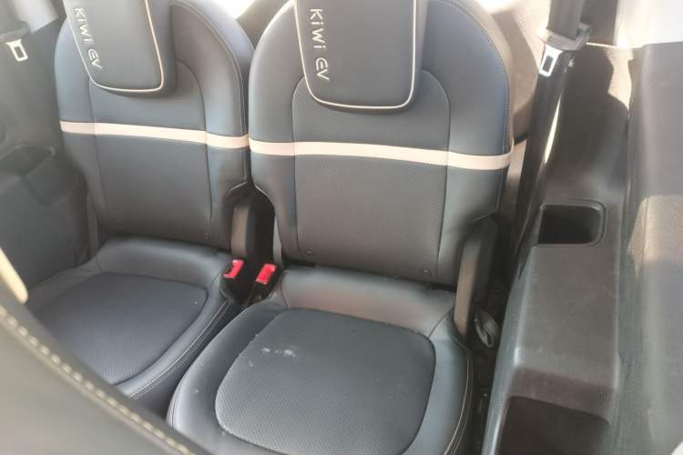 Used Baojun KiWi EV 2022 Artist Lite Edition Ternary Lithium Left Rear Seat