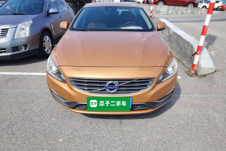 Used Volvo S60 2014 S60L 2.0T Zhiyuan Edition
