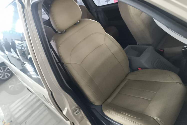 Used FORTHING Lingzhi 2019 Facelifted M3L 1.6L 7-Seater Standard Model
