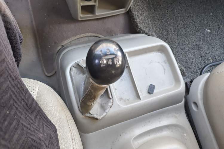 Used JAC Group Refine 2011 2.4L Government Procurement Version Manual Luxury Trim
