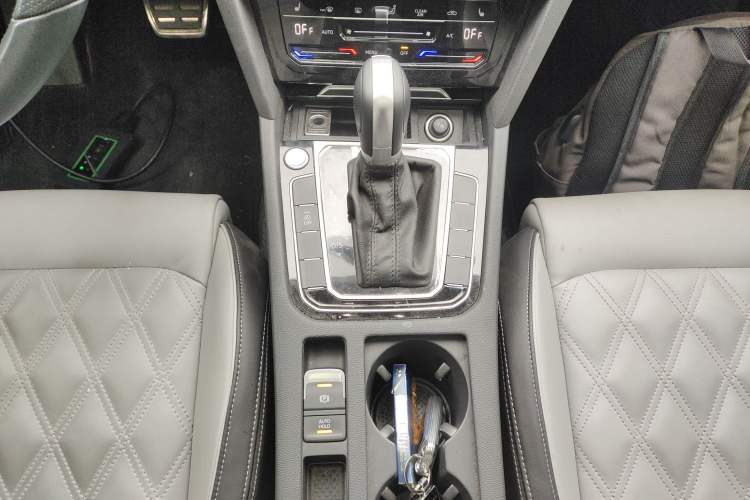 Used Volkswagen Magotan 2023 2 Million Units Limited Edition 330TSI DSG Leading Version