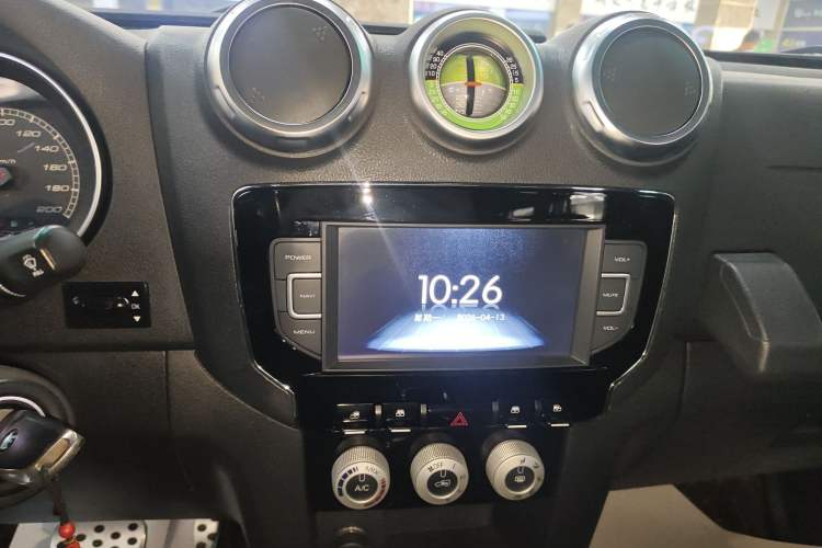 Used BAIC Off-Road BJ40 2016 40L 2.3T Automatic All-Wheel Drive Premium Edition Audio And AC Panel