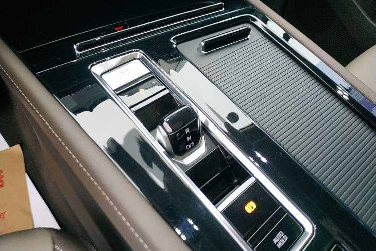 Used Volkswagen Viloran 2024 330TSI Luxury Edition
