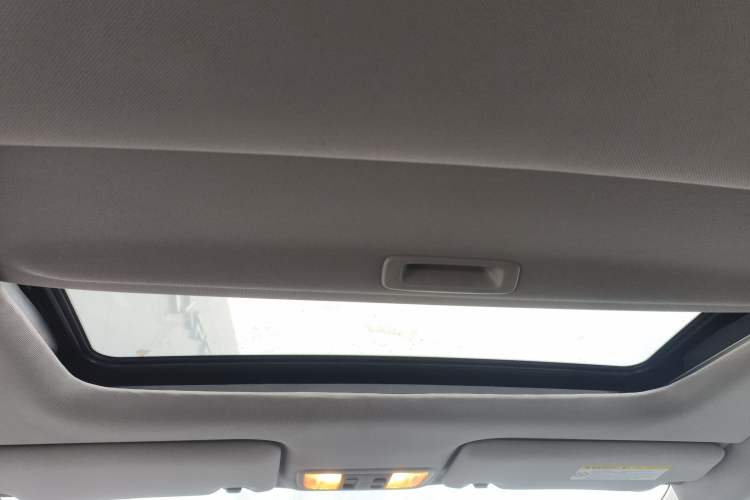 Used Honda Jade 2014 1.8L Automatic Comfort Elite Version 5 Seats Headliner