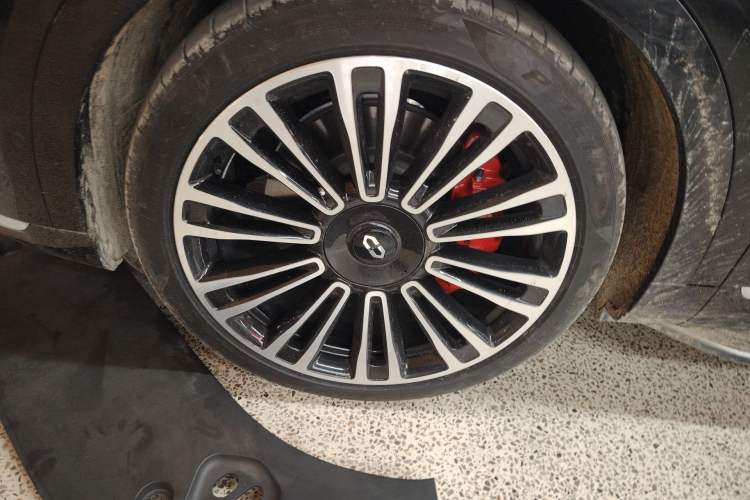 Used Hima AITO M9 2024 Range-Extended Max Edition 42 kWh 6-Seater Version Left Front Wheel Hub