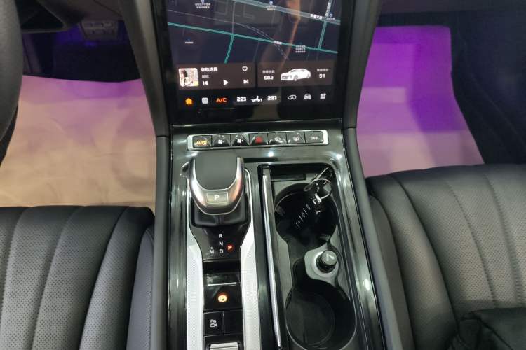 Used Hongqi H5 2024 2.0T Automatic Smart Connect Flagship Edition