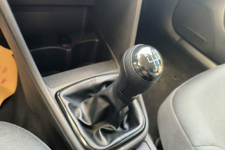 Used Volkswagen Jetta 2015 Value Edition 1.6L Manual Fashionable Style
