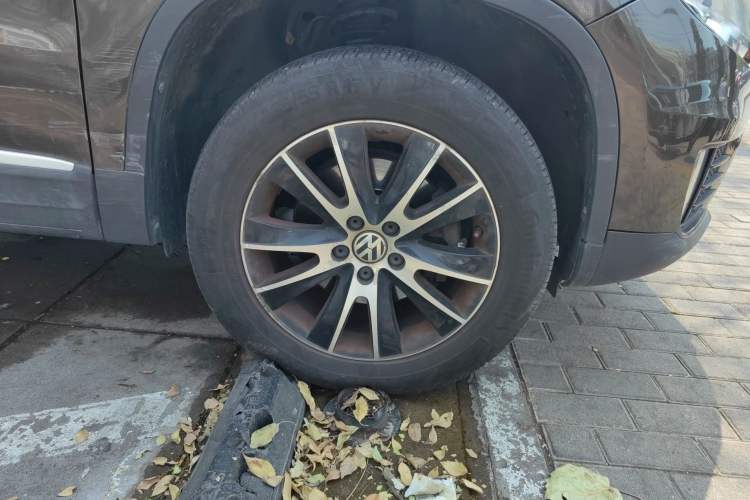 Used Volkswagen Tiguan 2015 1.8TSI Automatic Two-Wheel Drive Luxury Model Right Front Wheel Hub