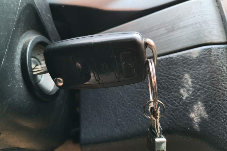 Used Haval H5 Classic 2011 Zhizun Edition 2.0L Two-Wheel Drive with Sunroof
