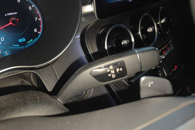 Used Mercedes-Benz C-Class 2020 C 260 L Sport Edition Gear Lever