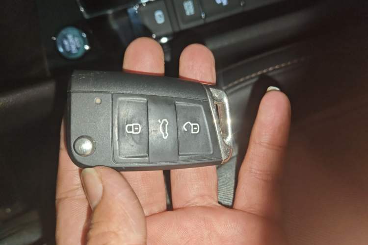 Used Volkswagen Tharu 2020 280TSI Two-Wheel Drive Luxury Plus Version China VI Standard Vehicle Key