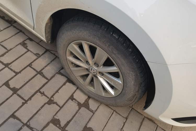 Used Volkswagen Santana 2018 1.5L Manual Fashion Edition Right Front Wheel Hub