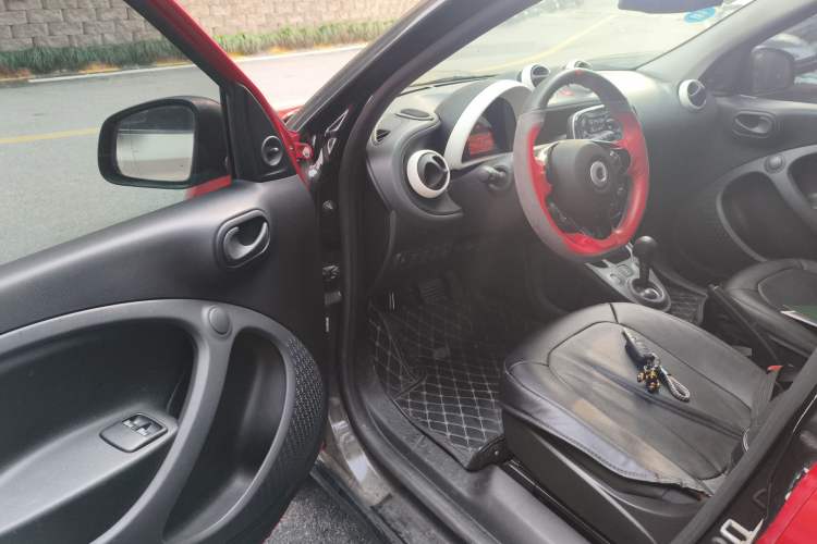 Used smart forfour 2016 1.0L 52 kW Dynamic Edition
