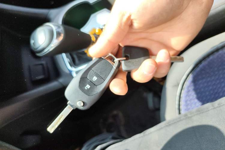 Used Chevrolet Cruze 2017 1.5L Hatchback Automatic Pioneer Sunroof Edition