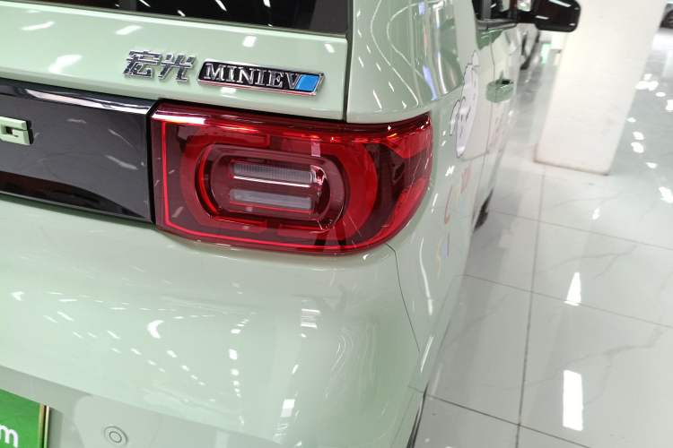 Used Wuling Hongguang MINIEV 2022 Macaron Premium Model – Lithium Iron Phosphate