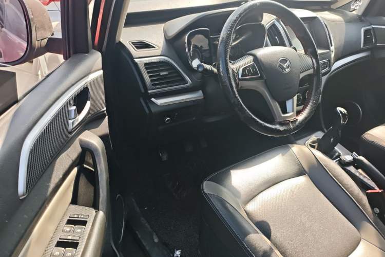 Used HYOSOW H3 2015 1.5L manual luxury version Driver Seat