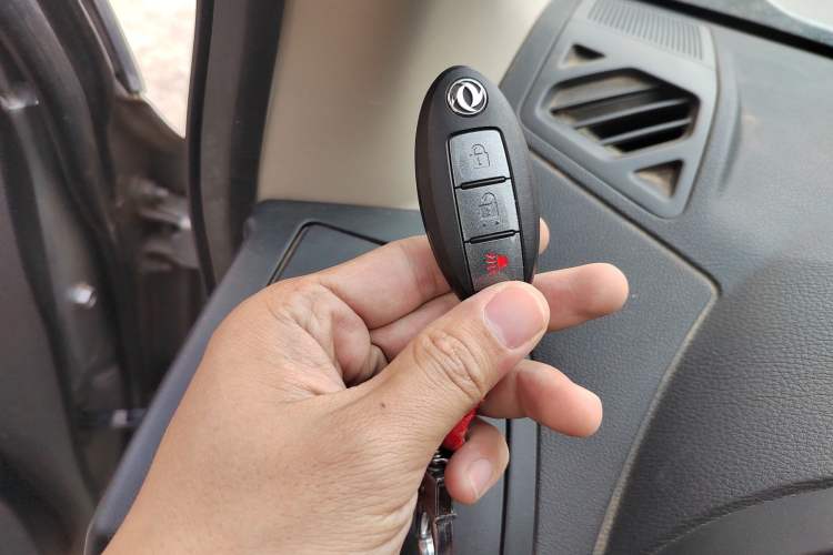 Used Dongfeng Fengdu MX6 2016 2.0L CVT Two-Wheel Drive Excellence Edition