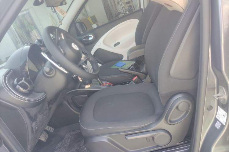 Used smart forfour 2016 1.0L 52 kW Passion Edition
