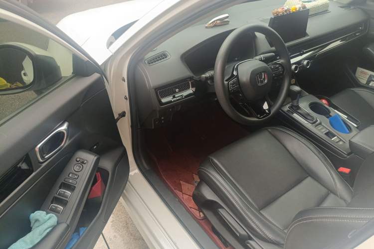 Used Honda Civic 2022 240TURBO CVT Dynamic Edition Driver Seat