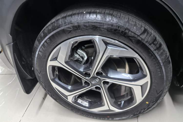 Used Geely Auto Monjaro L 2024 2.0TD DCT EVO Two-Wheel Drive Long-Range Version Right Rear Wheel Hub