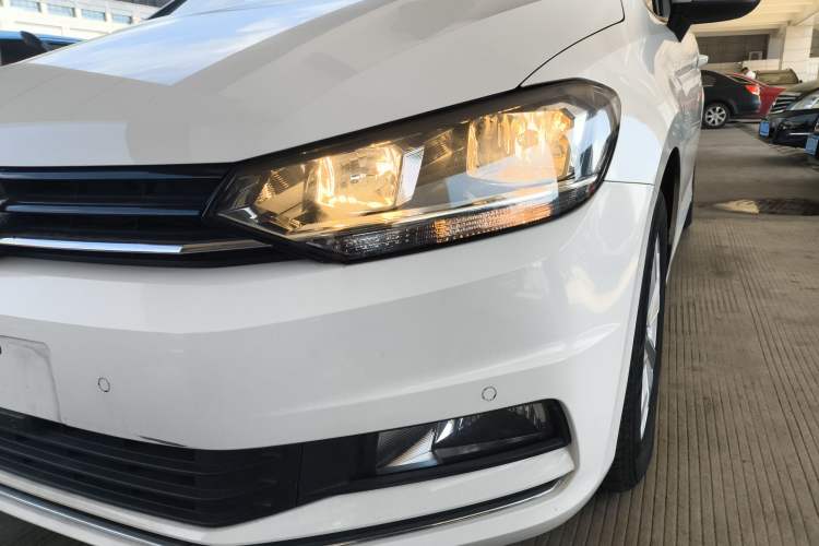 Used Volkswagen Touran 2018 Volkswagen Touran L 280TSI DSG Comfort Edition 7 Seats China VI Standard