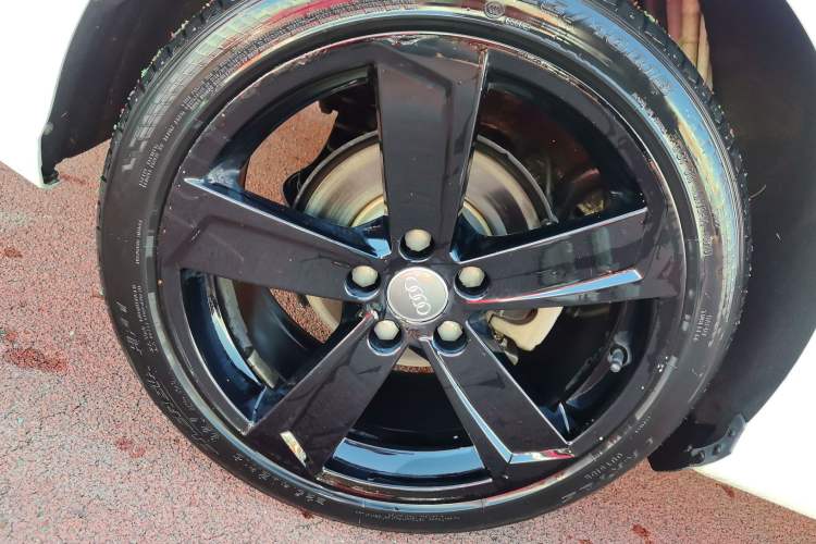 Used Audi A3 2020 Limousine 35 TFSI Style Edition China VI Emission Standard Right Rear Wheel Hub