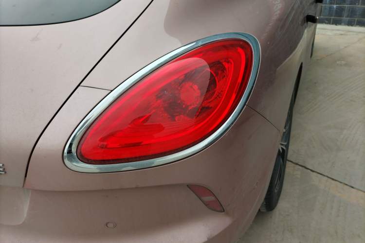 Used ORA Lightning Cat 2022 555 km Luxury Edition