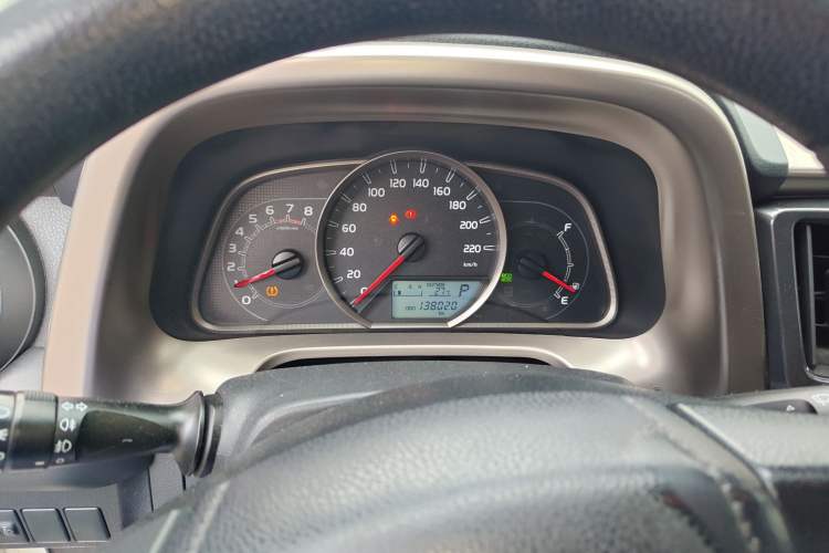 Used Toyota RAV4 2016 2.0L CVT Two-Wheel Drive Fashion Edition China V Standard
