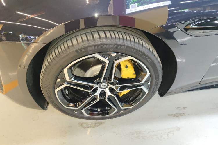 Used Xiaomi Auto SU7 2024 Rear-Drive Long-Range Intelligent Driving Version