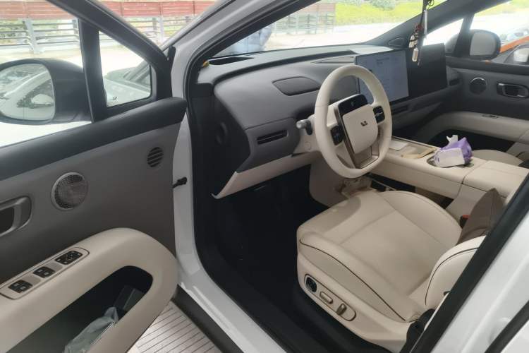 Used Li Auto Li Auto i6 2025 Model Two-Wheel-Drive Standard Type