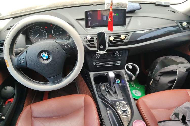 Used BMW X1 2010 sDrive18i Luxury Model Center Console