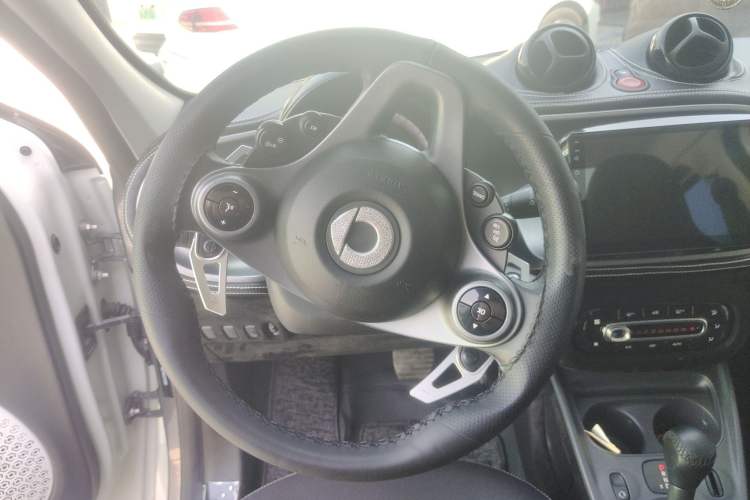 Used smart forfour 2016 1.0L 52 kW Passion Edition
