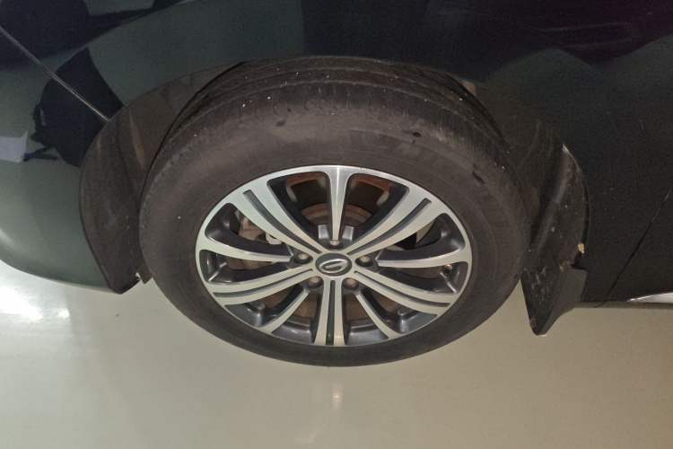 Used GAC Trumpchi M8 2018 320T Luxury Edition Left Front Wheel Hub