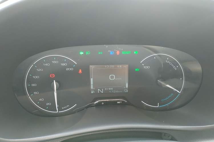 Used Wuling Hongguang New Energy 2025 Extended-Range Hybrid 50KM Comfort Version Instrument Cluster