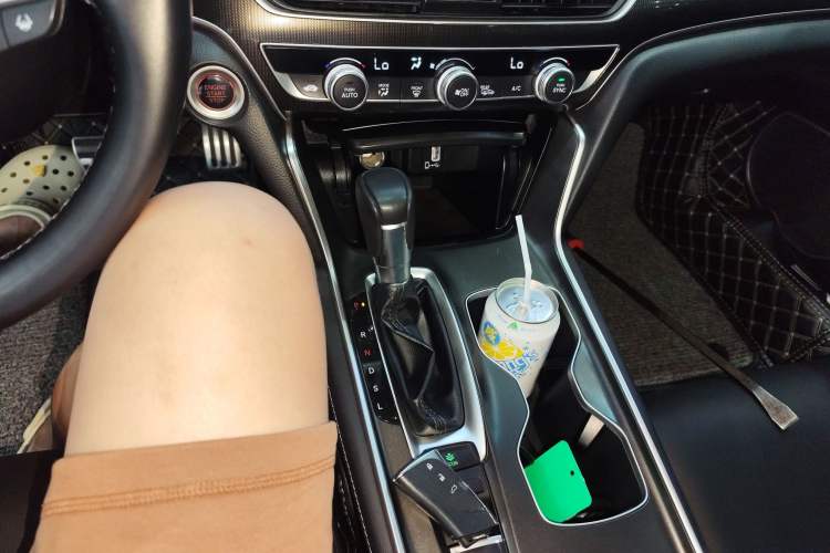 Used Honda Accord 2022 260TURBO Phantom Night · Prestige Edition Gear Lever