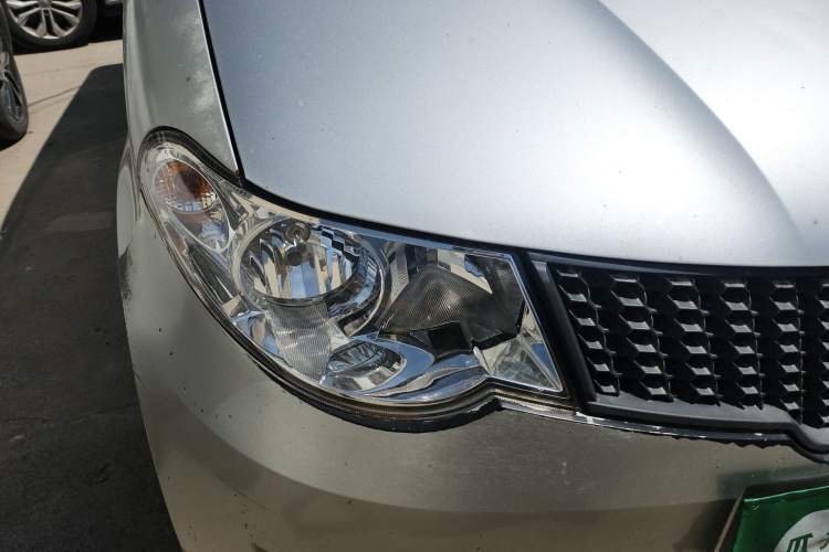 Used Wuling Hongguang 2010 1.4L Standard Version Right Front Headlight