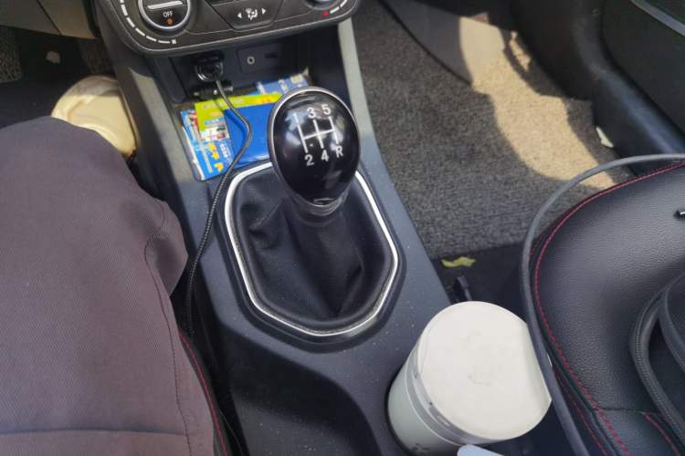 Used FAW Senya R7 2017 1.6L Manual Luxury Model Gear Lever