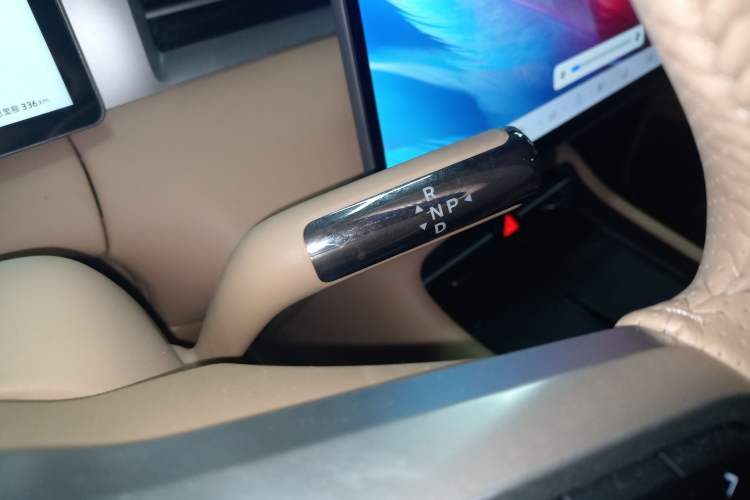 Used Landian E5 PLUS 2026 Model, 165km Long-Range First-Adoption Edition Max, 7-seater