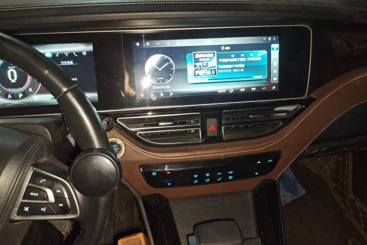 Used TRAUM S70 2018 1.5T Automatic Luxury 7-Seater
