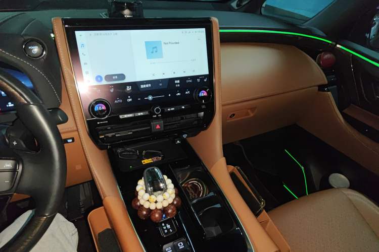 Used Toyota Alphard 2024 Dual-Engine 2.5L Deluxe Edition