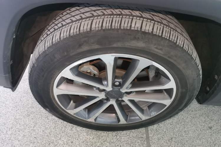 Used Jeep Grand Commander 2018 2.0T Four-Wheel Drive Enjoyment Version China V Left Front Wheel Hub