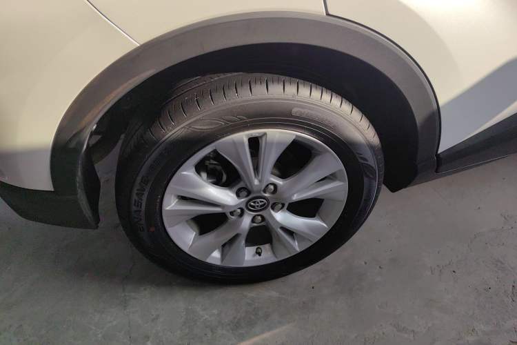 Used Toyota IZOA 2022 2.0L Yixing Version