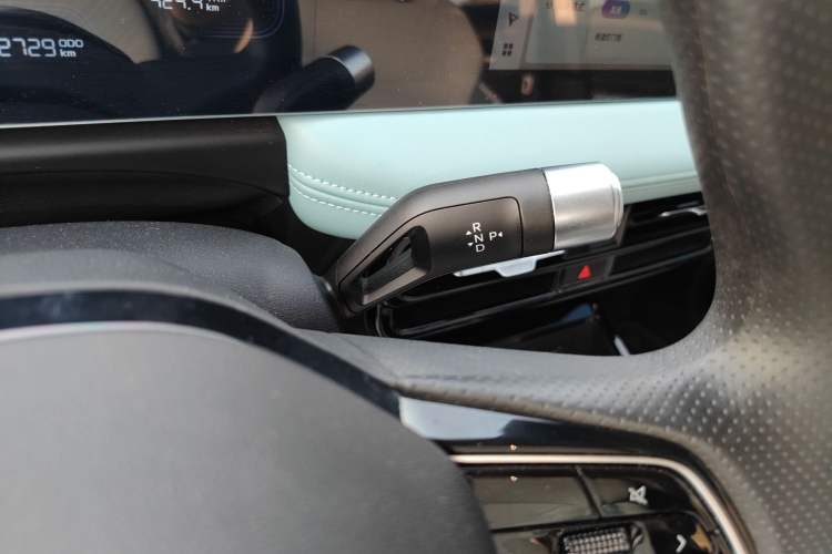 Used Geometry E Firefly 2024 301km Starlight
