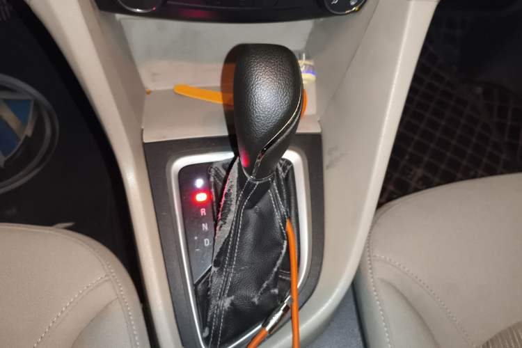 Used Buick GT 2015 15N Automatic Elite Version Gear Lever