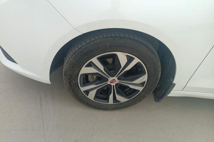 Used Roewe 360 2017 1.5L Automatic Luxury Edition Left Front Wheel Hub