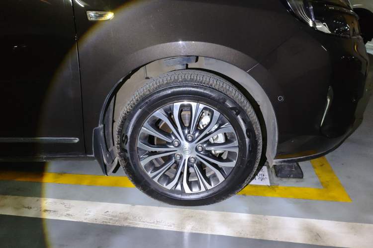 Used Buick GL8 2021 Land Cruiser Executive 652T Premium Model
