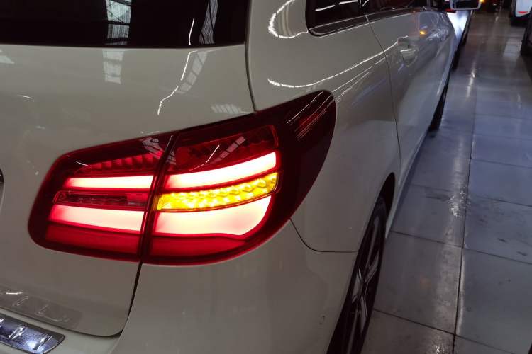 Used Mercedes-Benz B-Class 2017 B 200 Fashion Model
