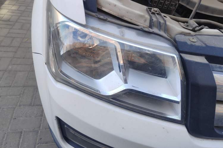 Used CHANGAN KAICHENG Shenqi F30 2020 1.5L Elite Edition China VI Standard Double-Cab Short Wheelbase DAM15KL Right Front Headlight