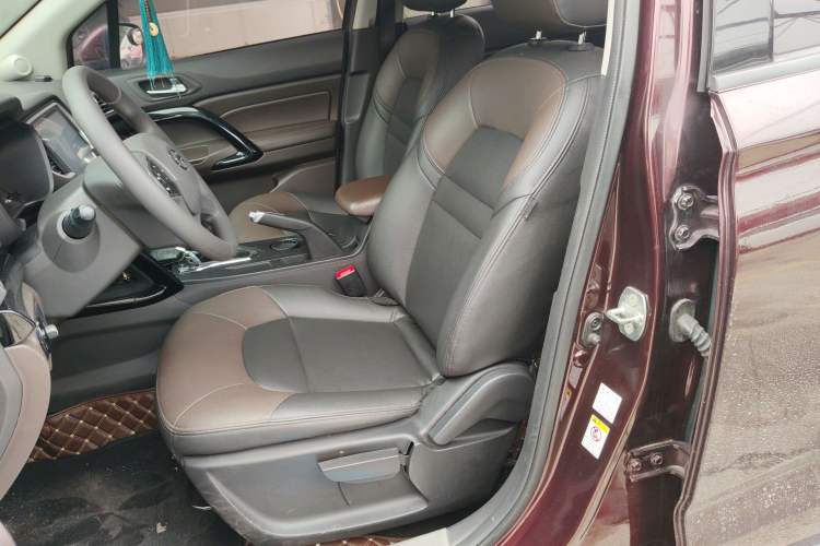 Used GAC Trumpchi GS4 2015 200T Manual Elite Edition Left Front Seat